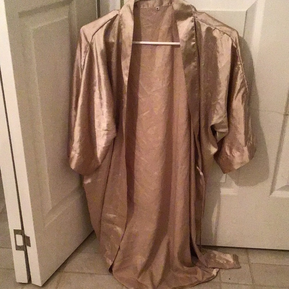 Medium silky robe